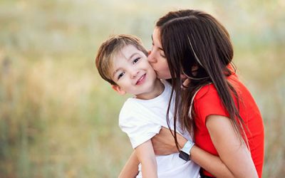 El tacto y las caricias facilitan el vínculo afectivo con tu hijo